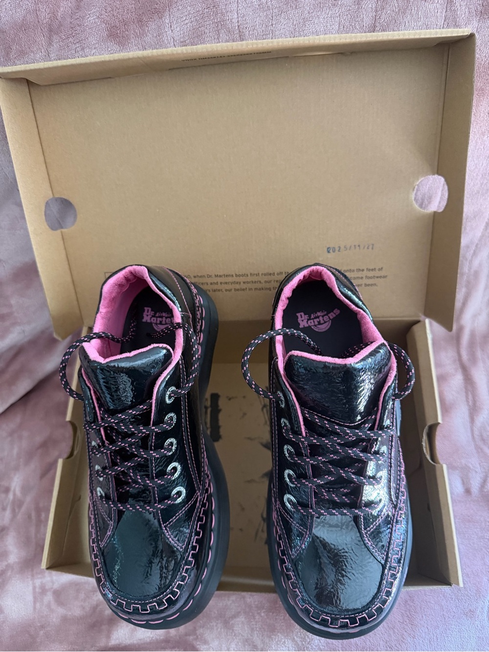 Dr. Martens Buzz 5-Eye Distressed Patent Leather Shoes (NWOT)